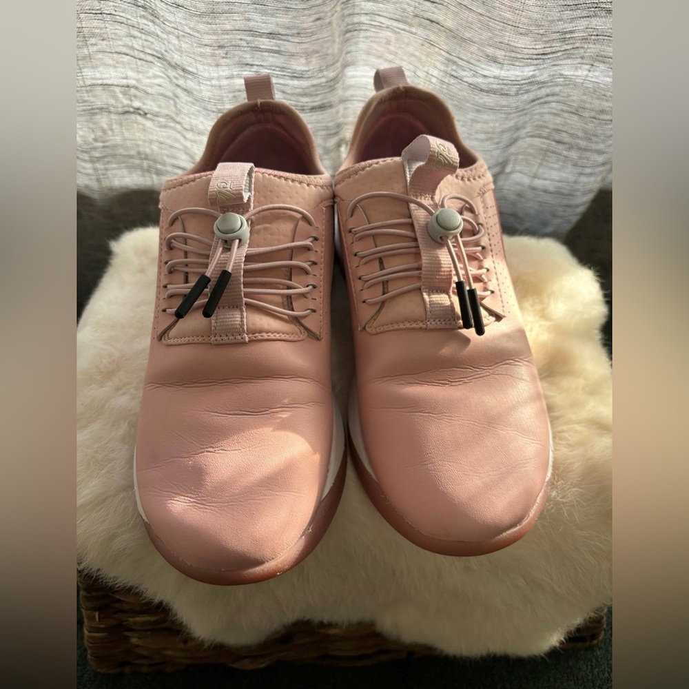 Women’s Clove’s
